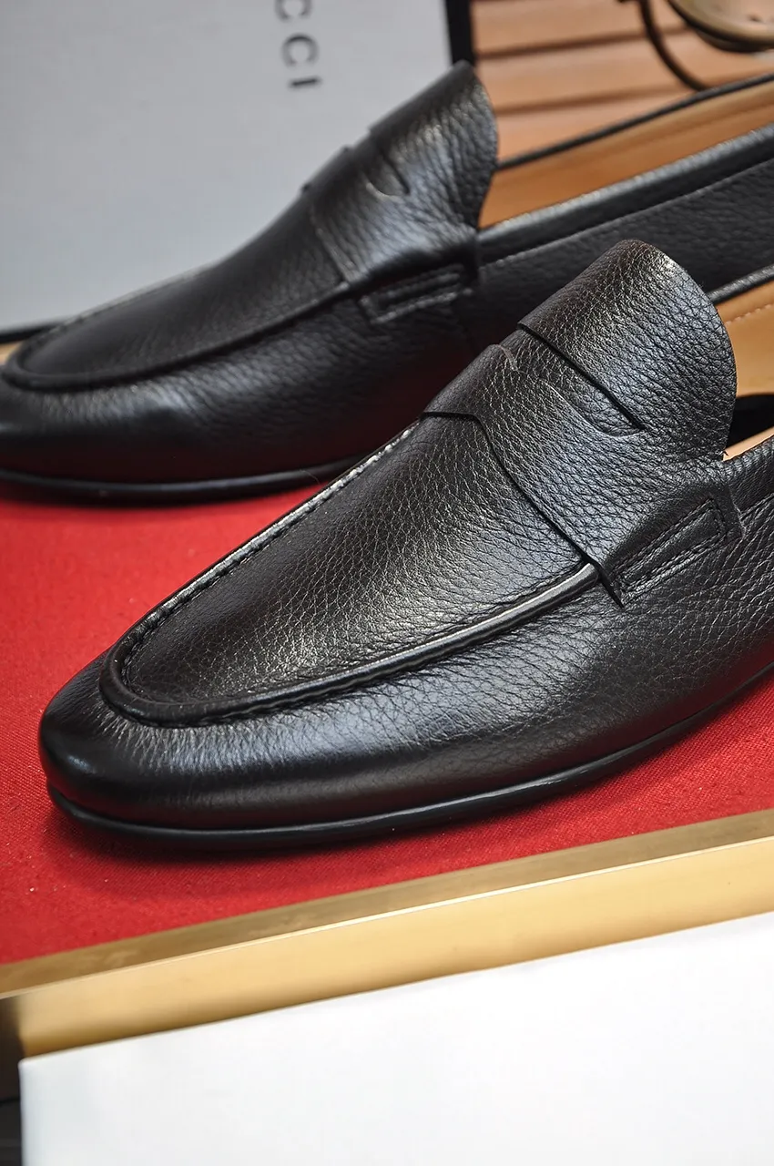 Men's shoes 💰520💶【GUCCI】 (High-end Niuli) New 🍀Gucci* - top version Gucci Peas shoes! Made of imported original cowhide, the inner top layer is comfortable cowhide lining! Original wear-resistant rubber outsole! High quality products! Code number 38-44!
